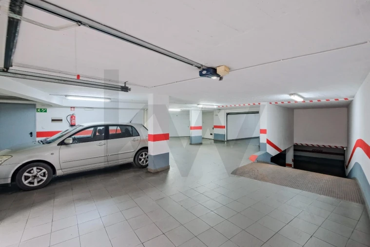 Apartamento T2 para Venda em São Domingos de Rana Foto 27