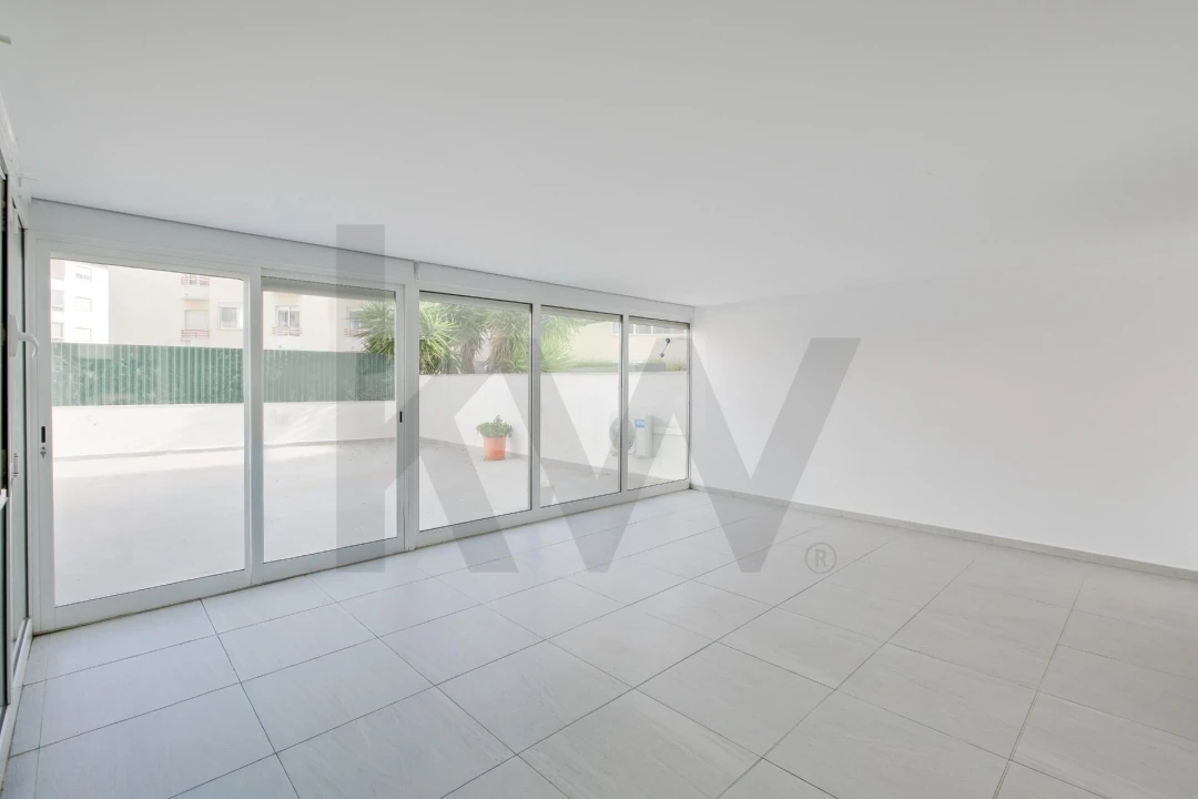 Apartamento T2 para Venda em São Domingos de Rana Foto 4