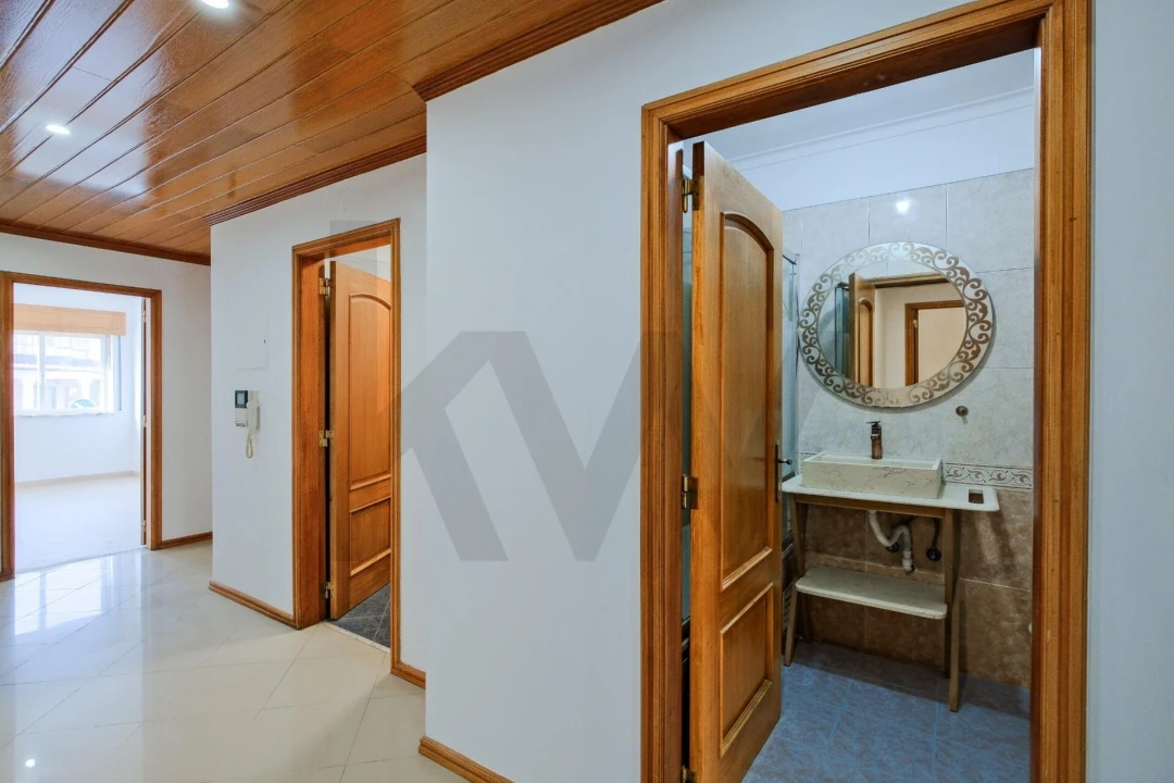 Apartamento T2 para Venda em São Domingos de Rana Foto 20