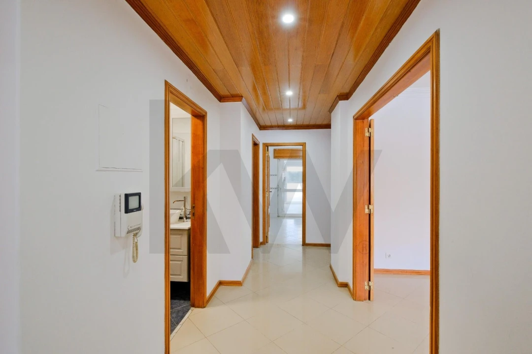 Apartamento T2 para Venda em São Domingos de Rana Foto 19