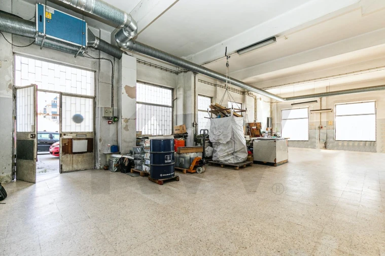 Loja para Venda em Odivelas Foto 2