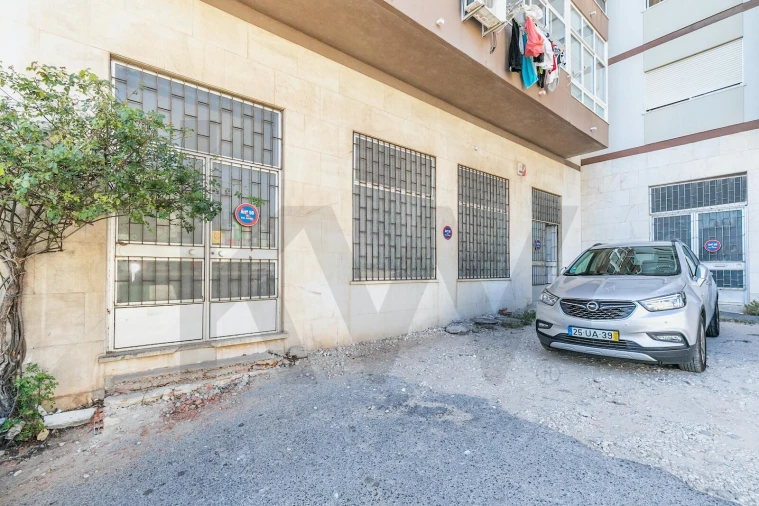 Loja para Venda em Odivelas Foto 14