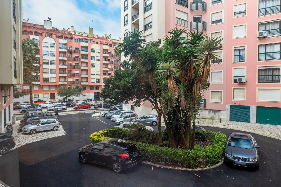 Apartamento T1 para Venda em Massamá e Monte Abraão Foto 23