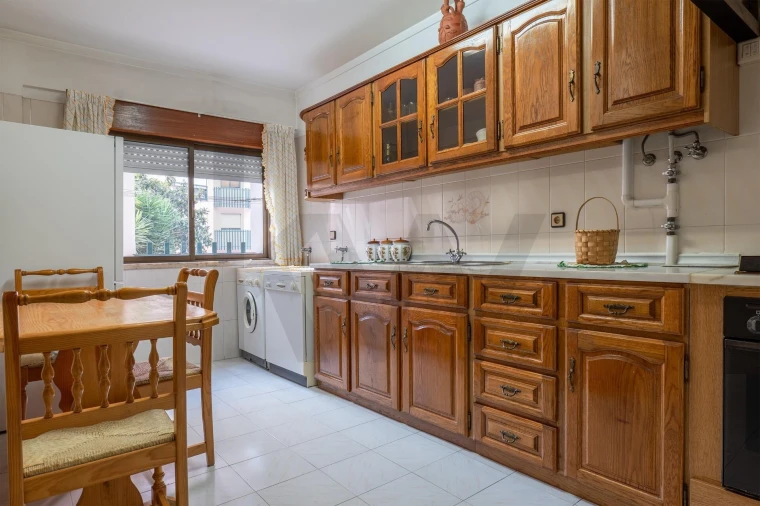 Apartamento T1 para Venda em Massamá e Monte Abraão Foto 19