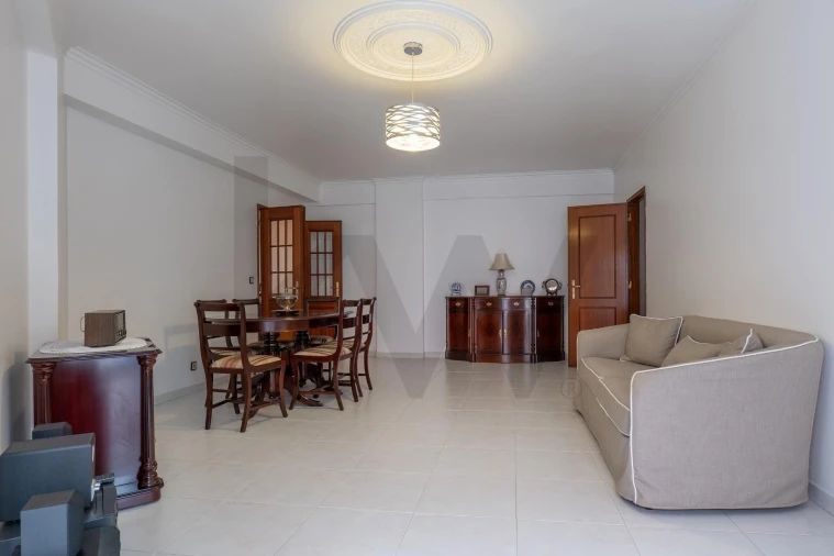 Apartamento T1 para Venda em Massamá e Monte Abraão Foto 6