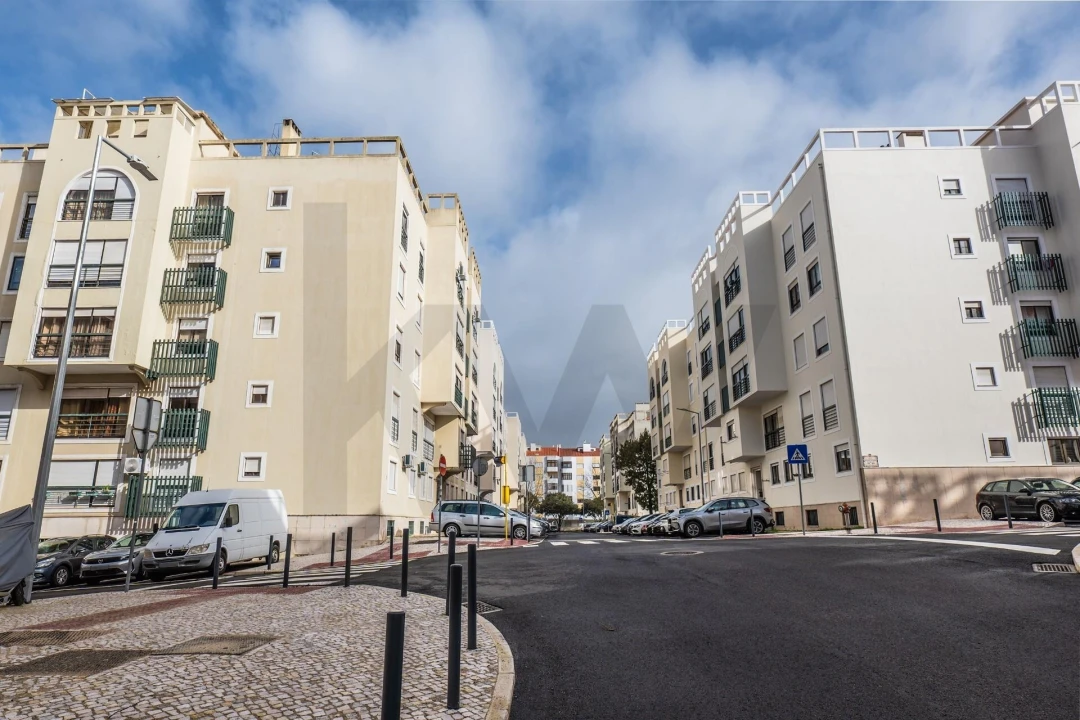 Apartamento T1 para Venda em Massamá e Monte Abraão Foto 3