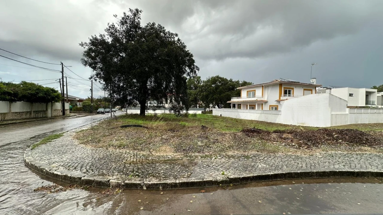 Terreno para Venda em Sesimbra (Castelo) Foto 1