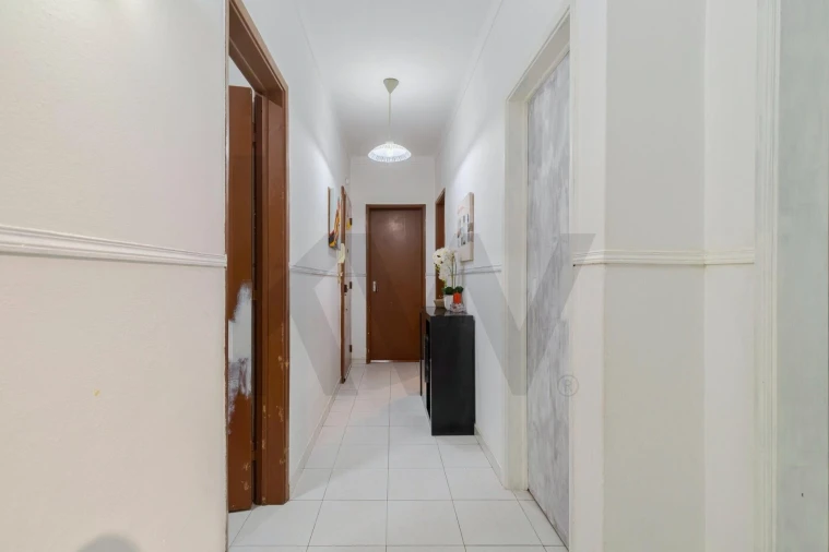 Apartamento T2 para Venda em Charneca de Caparica e Sobreda Foto 8