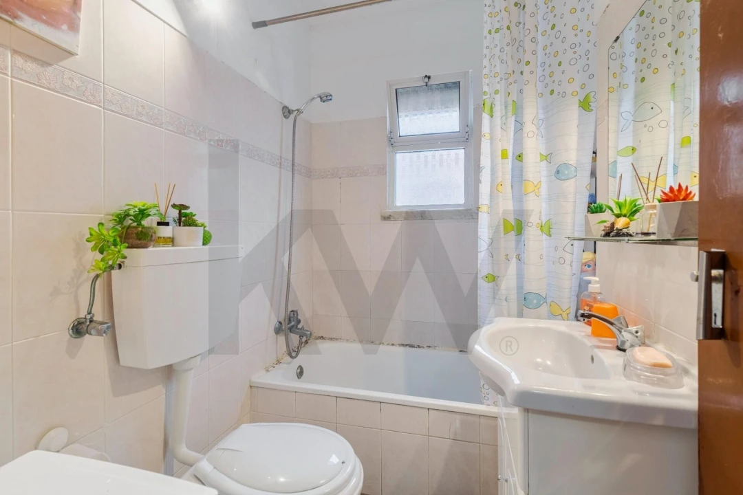 Apartamento T2 para Venda em Charneca de Caparica e Sobreda Foto 21