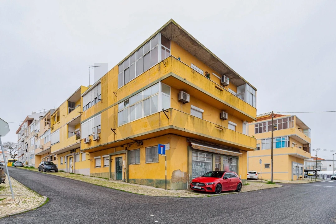 Apartamento T2 para Venda em Charneca de Caparica e Sobreda Foto 4