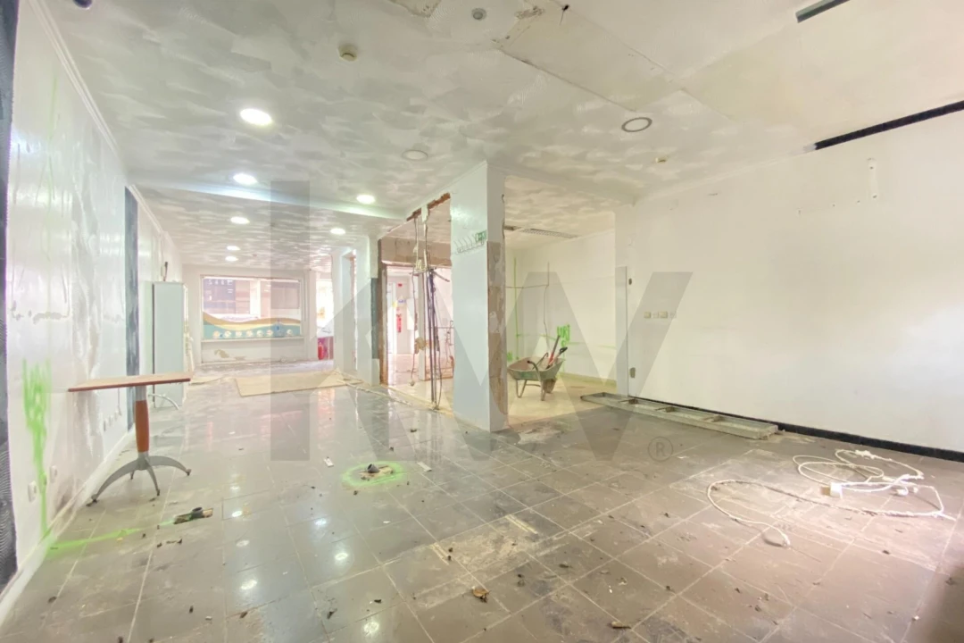 Loja para Arrendamento em Massamá e Monte Abraão Foto 7