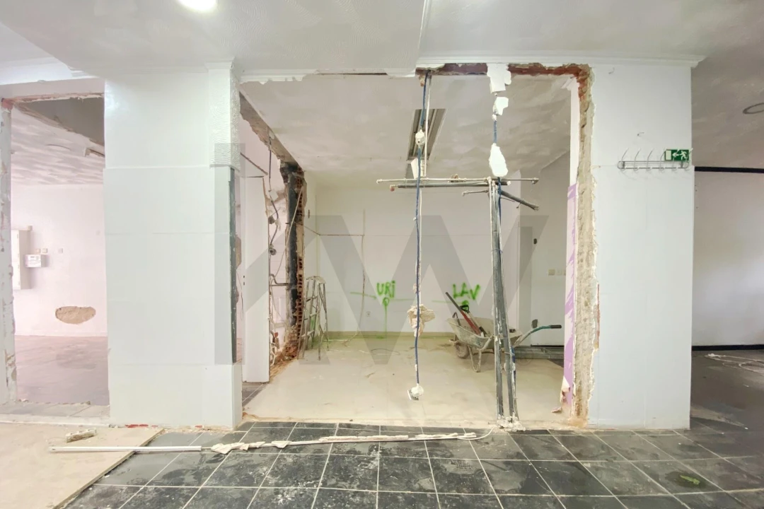 Loja para Arrendamento em Massamá e Monte Abraão Foto 9