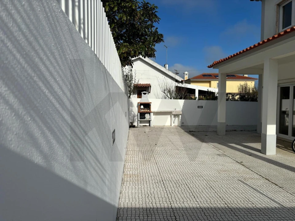 Moradia T3 para Arrendamento em Santa Maria e São Miguel, São Martinho, São Pedro Penaferrim Foto 16