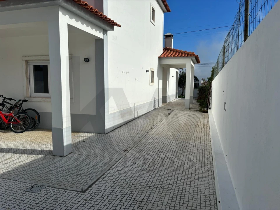 Moradia T3 para Arrendamento em Santa Maria e São Miguel, São Martinho, São Pedro Penaferrim Foto 14