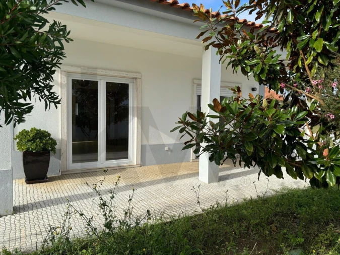 Moradia T3 para Arrendamento em Santa Maria e São Miguel, São Martinho, São Pedro Penaferrim Foto 13