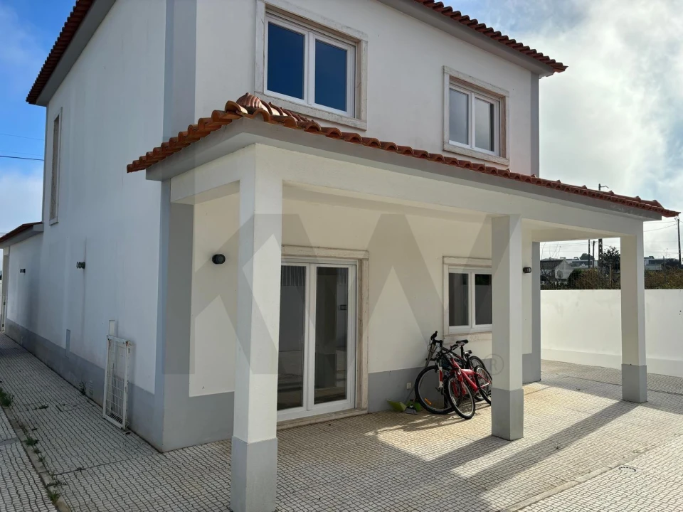 Moradia T3 para Arrendamento em Santa Maria e São Miguel, São Martinho, São Pedro Penaferrim Foto 1