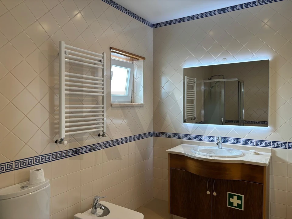 Moradia T3 para Arrendamento em Santa Maria e São Miguel, São Martinho, São Pedro Penaferrim Foto 11