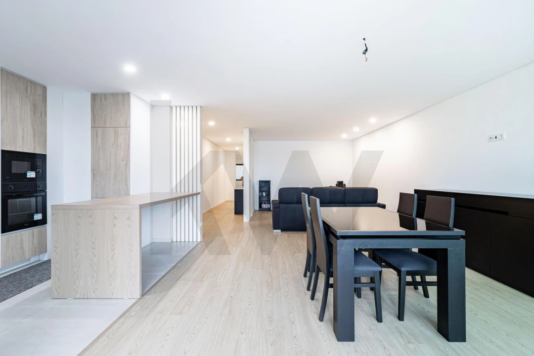 Apartamento T3 para Venda em Santa Maria de Lamas Foto 9