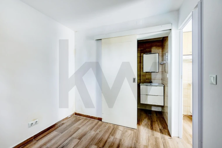 Apartamento T3 para Venda em Almada, Cova da Piedade, Pragal e Cacilhas Foto 42