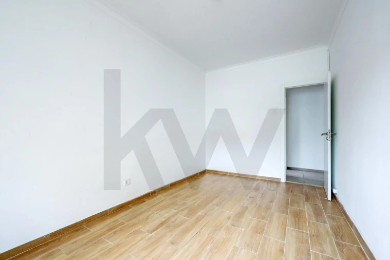 Apartamento T3 para Venda em Almada, Cova da Piedade, Pragal e Cacilhas Foto 26