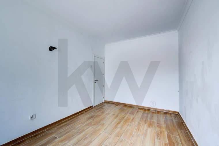 Apartamento T3 para Venda em Almada, Cova da Piedade, Pragal e Cacilhas Foto 8