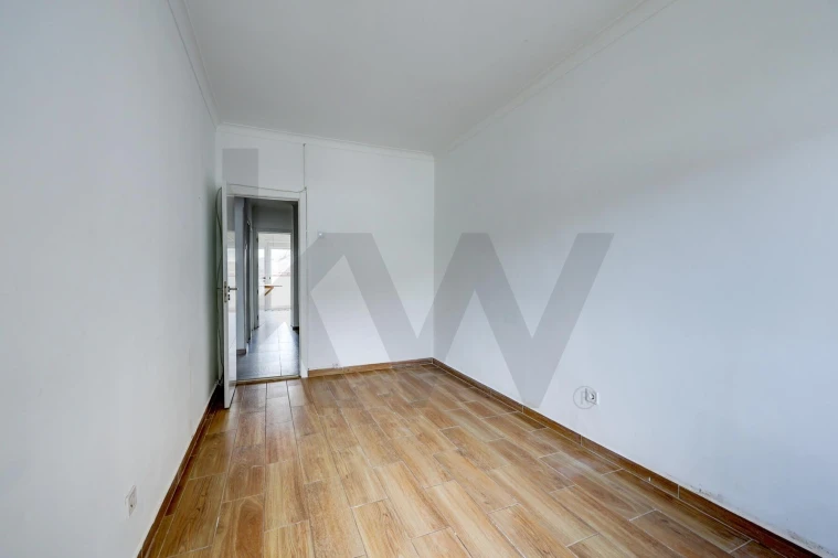 Apartamento T3 para Venda em Almada, Cova da Piedade, Pragal e Cacilhas Foto 15