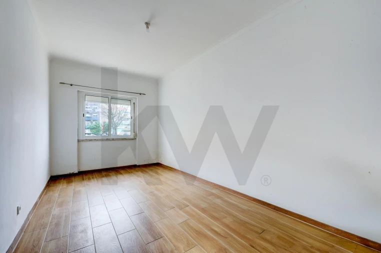 Apartamento T3 para Venda em Almada, Cova da Piedade, Pragal e Cacilhas Foto 24