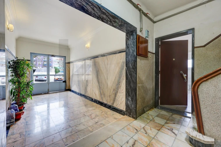 Apartamento T3 para Venda em Almada, Cova da Piedade, Pragal e Cacilhas Foto 48