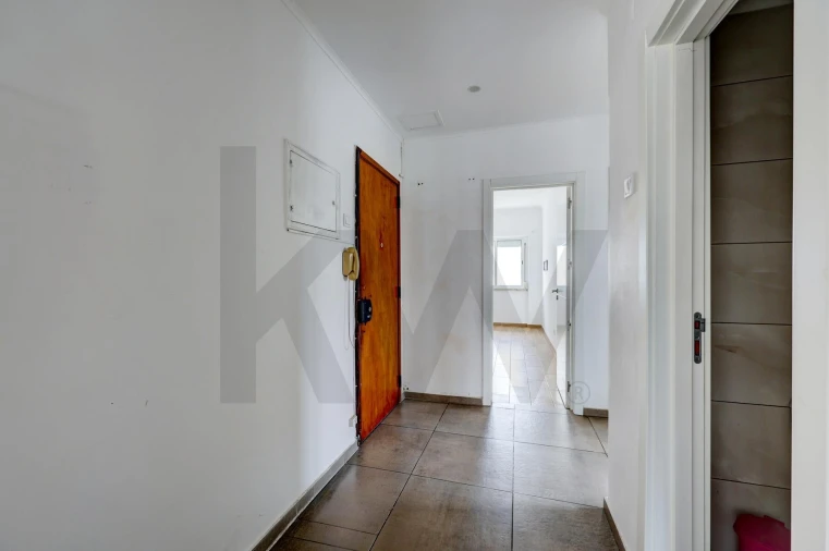 Apartamento T3 para Venda em Almada, Cova da Piedade, Pragal e Cacilhas Foto 17