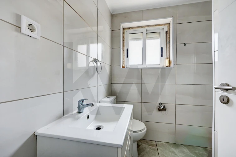 Apartamento T3 para Venda em Almada, Cova da Piedade, Pragal e Cacilhas Foto 29