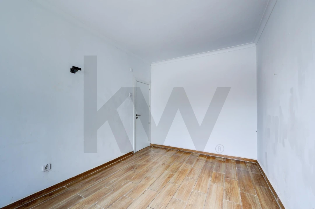 Apartamento T3 para Venda em Almada, Cova da Piedade, Pragal e Cacilhas Foto 8