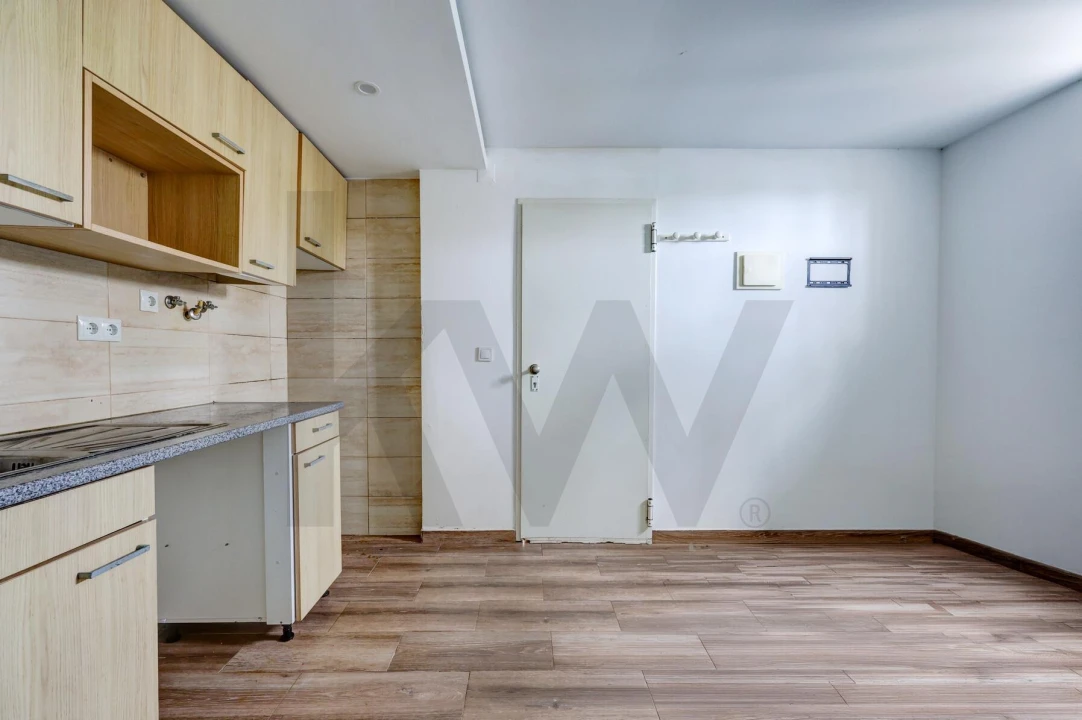 Apartamento T3 para Venda em Almada, Cova da Piedade, Pragal e Cacilhas Foto 46