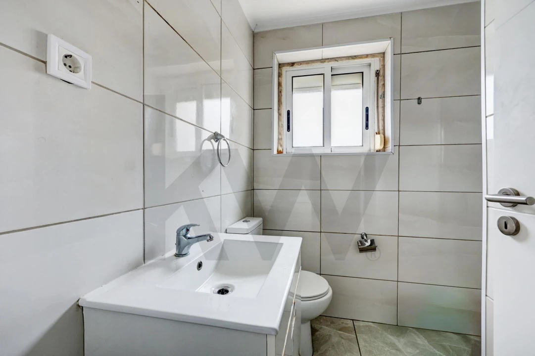 Apartamento T3 para Venda em Almada, Cova da Piedade, Pragal e Cacilhas Foto 29