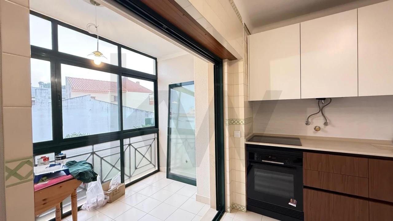 Apartamento T2 para Venda em Alcabideche Foto 4