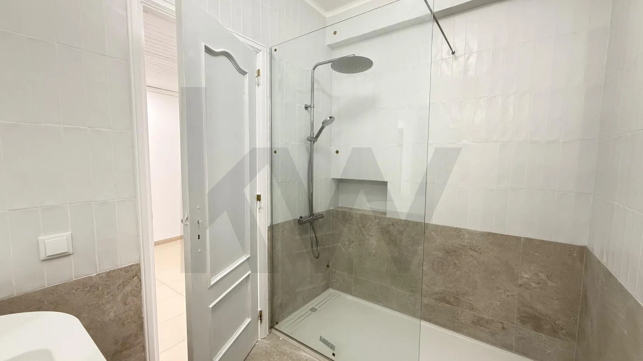 Apartamento T2 para Venda em Alcabideche Foto 9