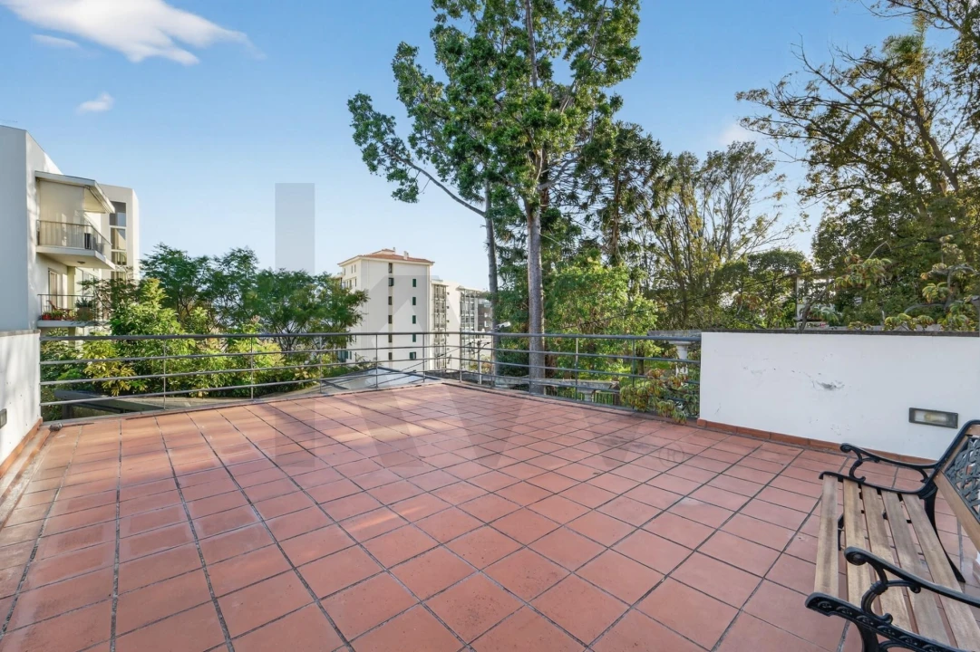 Moradia T4 para Venda em Funchal (Se) Foto 15