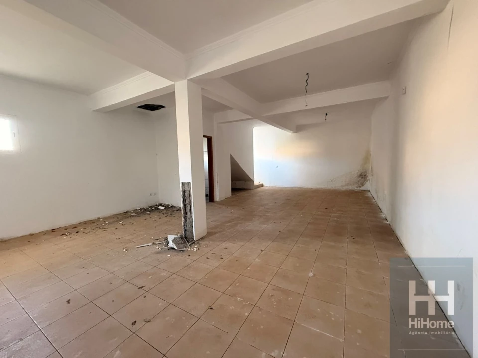 Moradia T5 para Venda em Santa Cruz Foto 11