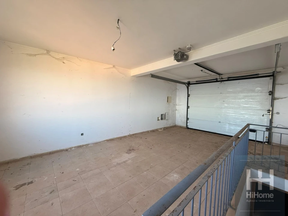 Moradia T5 para Venda em Santa Cruz Foto 34