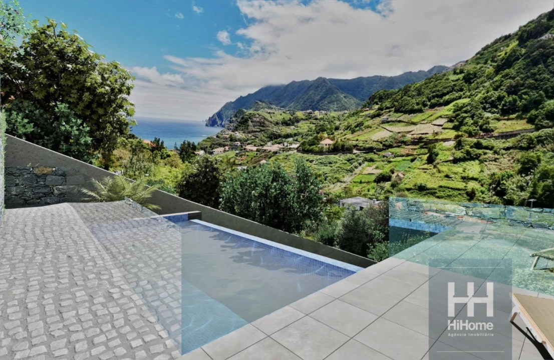 Terreno para Venda em Porto da Cruz Foto 2