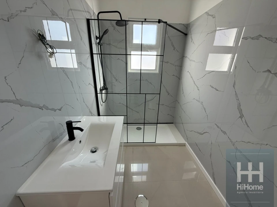 Moradia T3 para Venda em Santa Cruz Foto 17