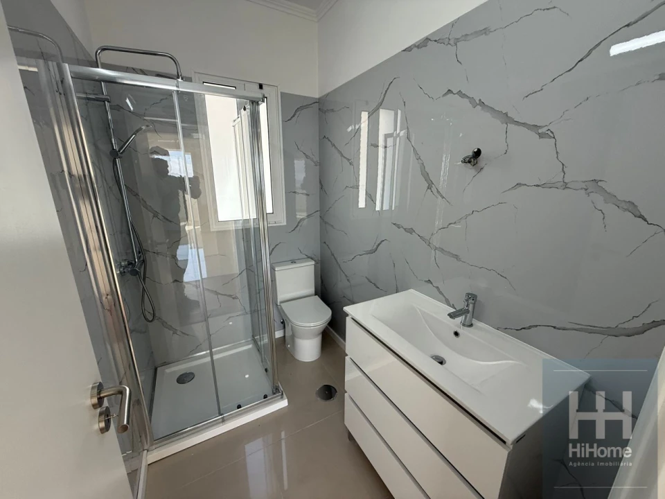 Moradia T3 para Venda em Santa Cruz Foto 21