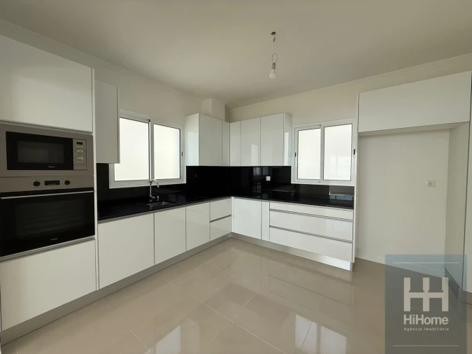 Moradia T3 para Venda em Santa Cruz Foto 11