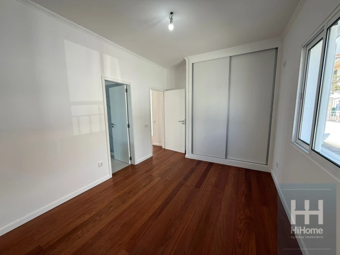 Moradia T3 para Venda em Santa Cruz Foto 16