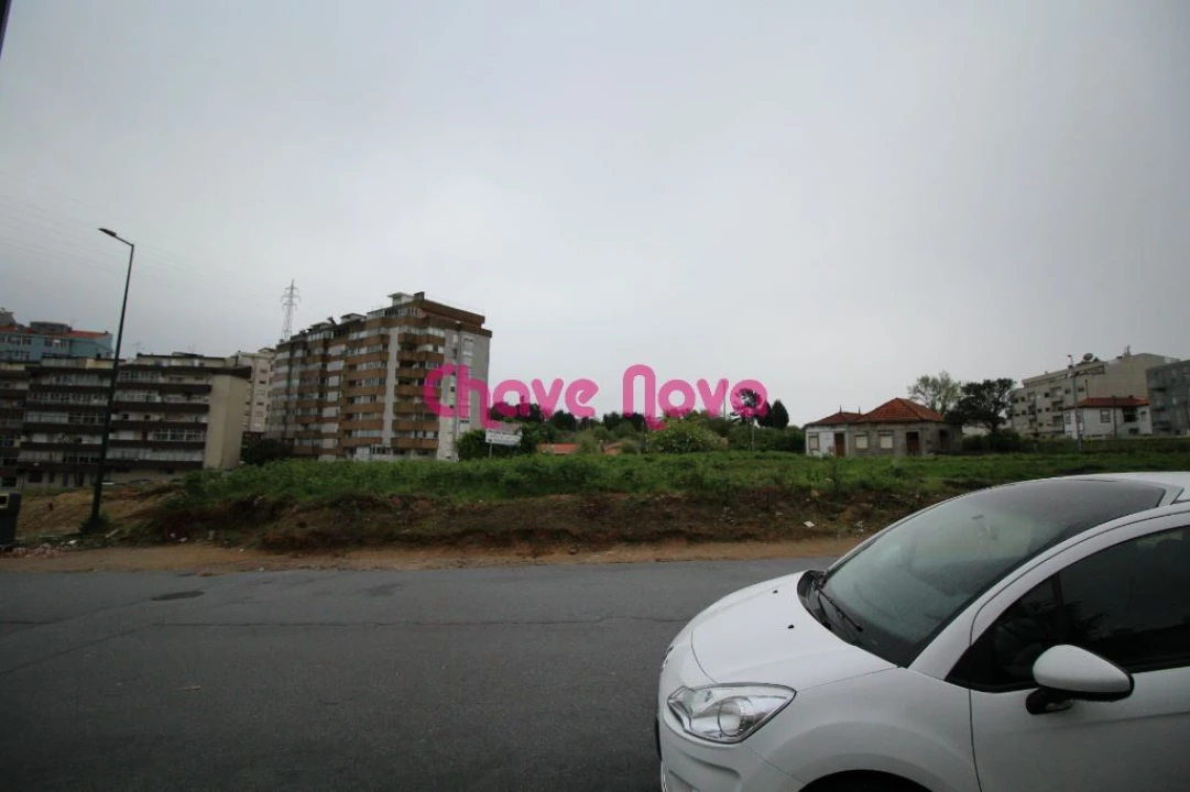 Terreno P/ Prédio para Venda em Oliveira do Douro Foto 2