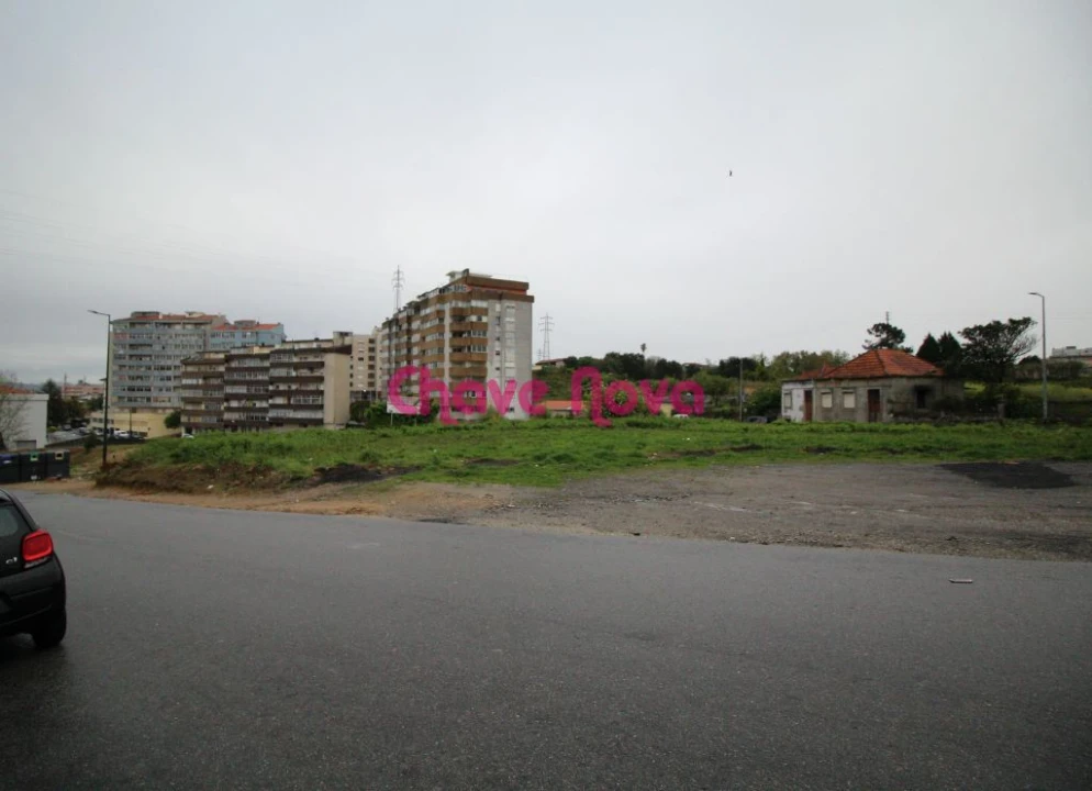Terreno P/ Prédio para Venda em Oliveira do Douro Foto 3