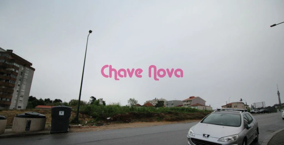 Terreno P/ Prédio para Venda em Oliveira do Douro Foto 1