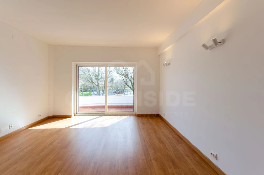 Apartamento T1 para Arrendamento em Alcabideche Foto 3