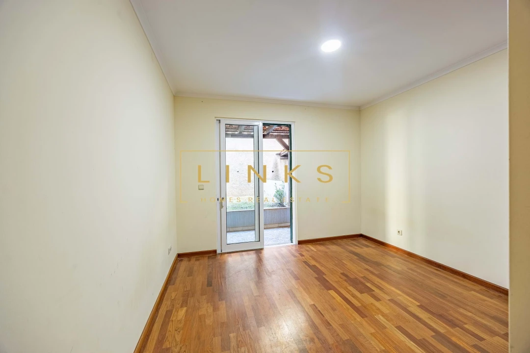 Apartamento T3 para Venda em Caniço Foto 10