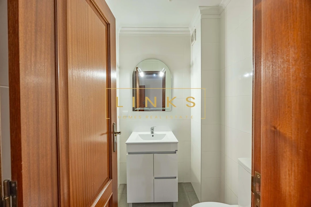 Apartamento T3 para Venda em Caniço Foto 5