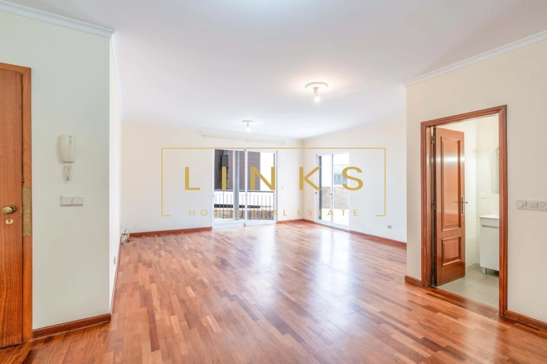 Apartamento T3 para Venda em Caniço Foto 2